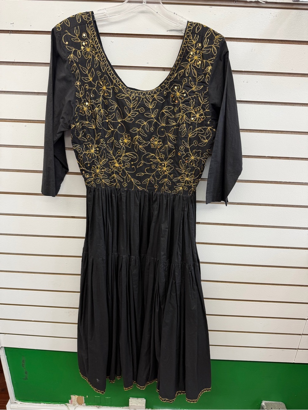 Passports Pier 1 Black Gold Embroidered Cotton Midi Dress Medium